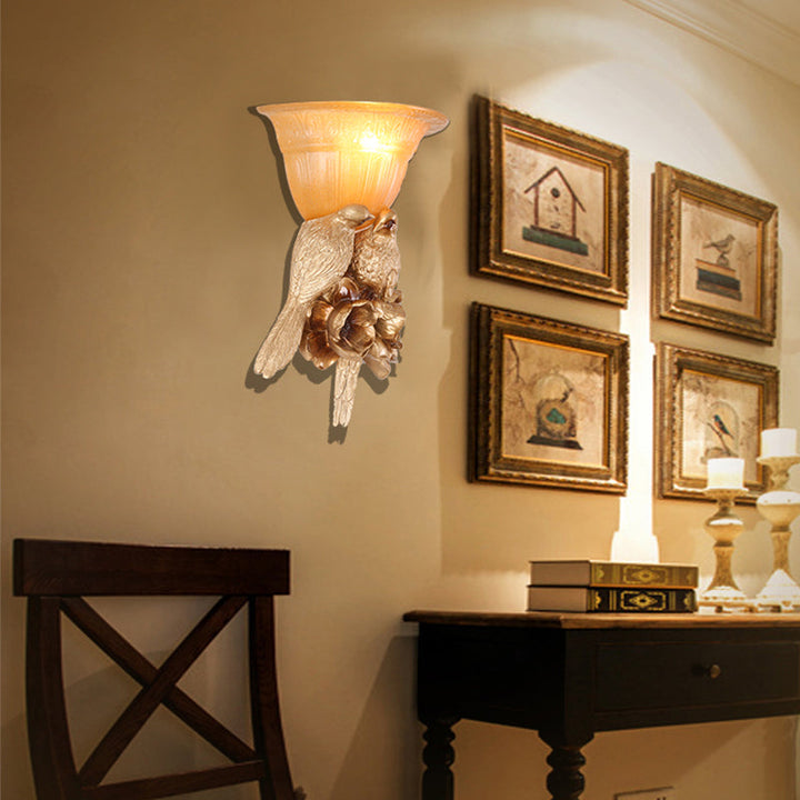 Skørter | Frosted Glass Flared Wall Light Fixture Antique 1 Light Hall Wall Lamp with Gold Bird Decoration