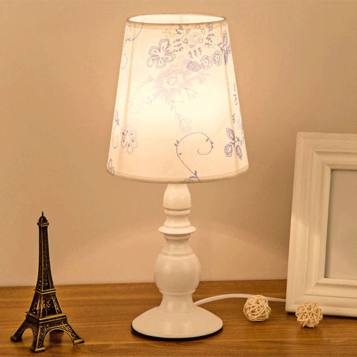 Lisslune | Lumivelle – Classic white table lamp
