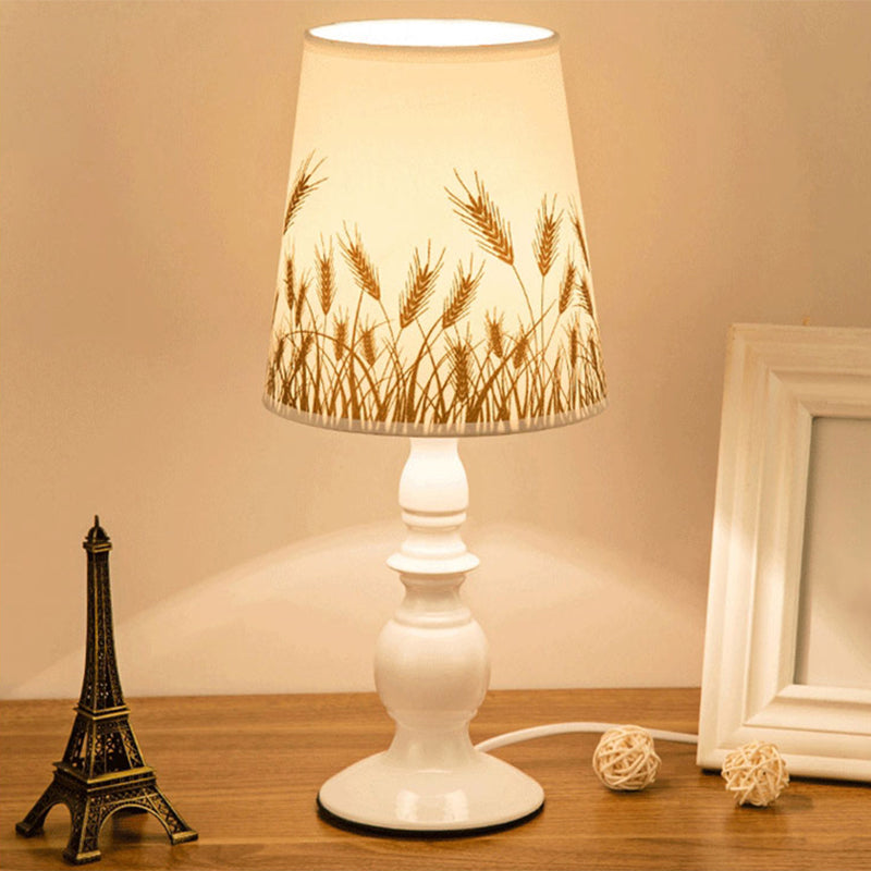 Lisslune | Lumivelle – Classic white table lamp