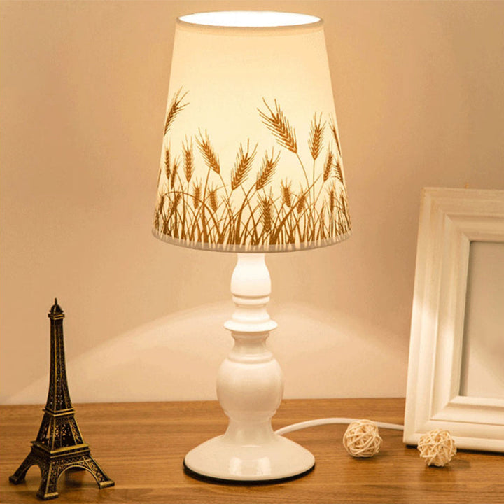 Lisslune | Lumivelle – Classic white table lamp