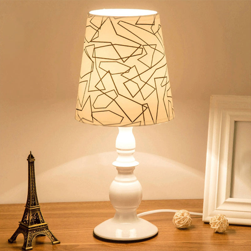 Lisslune | Lumivelle – Classic white table lamp