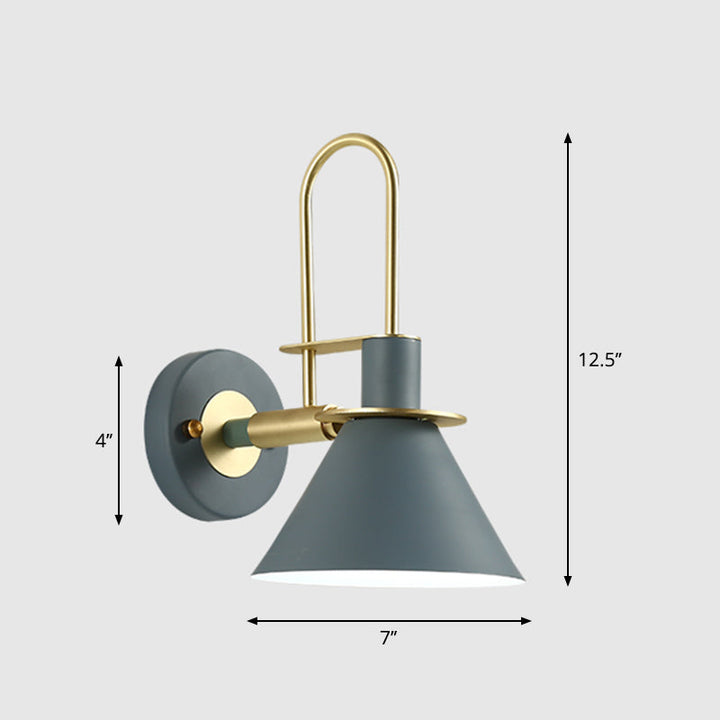 Skørter | Modern Metal Cone Wall Lamp 1-Bulb Wall Light Fixture with Arc Arm in Brass