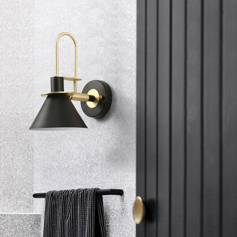 Skørter | Modern Metal Cone Wall Lamp 1-Bulb Wall Light Fixture with Arc Arm in Brass