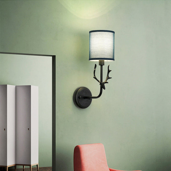Skørter | Rustic Cylinder Wall Lamp 1 Lamp Resin and Fabric Wall Mounted Light in Black/White with Deer Antler Decoration