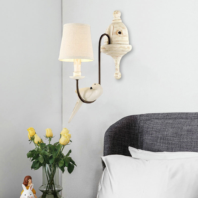 Skørter | Z tapered bedroom wall light country metal 1/2 light white wall lamp with bird accents