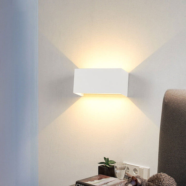 Lisslune | Modern waterproof rectangular LED wall light for outdoor use with up and down lighting