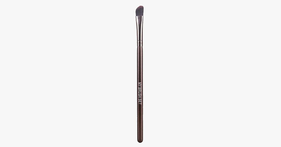 Lisslune | Medium Angled Shading Brush – The perfect brush for eyeshadow