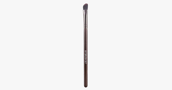 Lisslune | Medium Angled Shading Brush – The perfect brush for eyeshadow