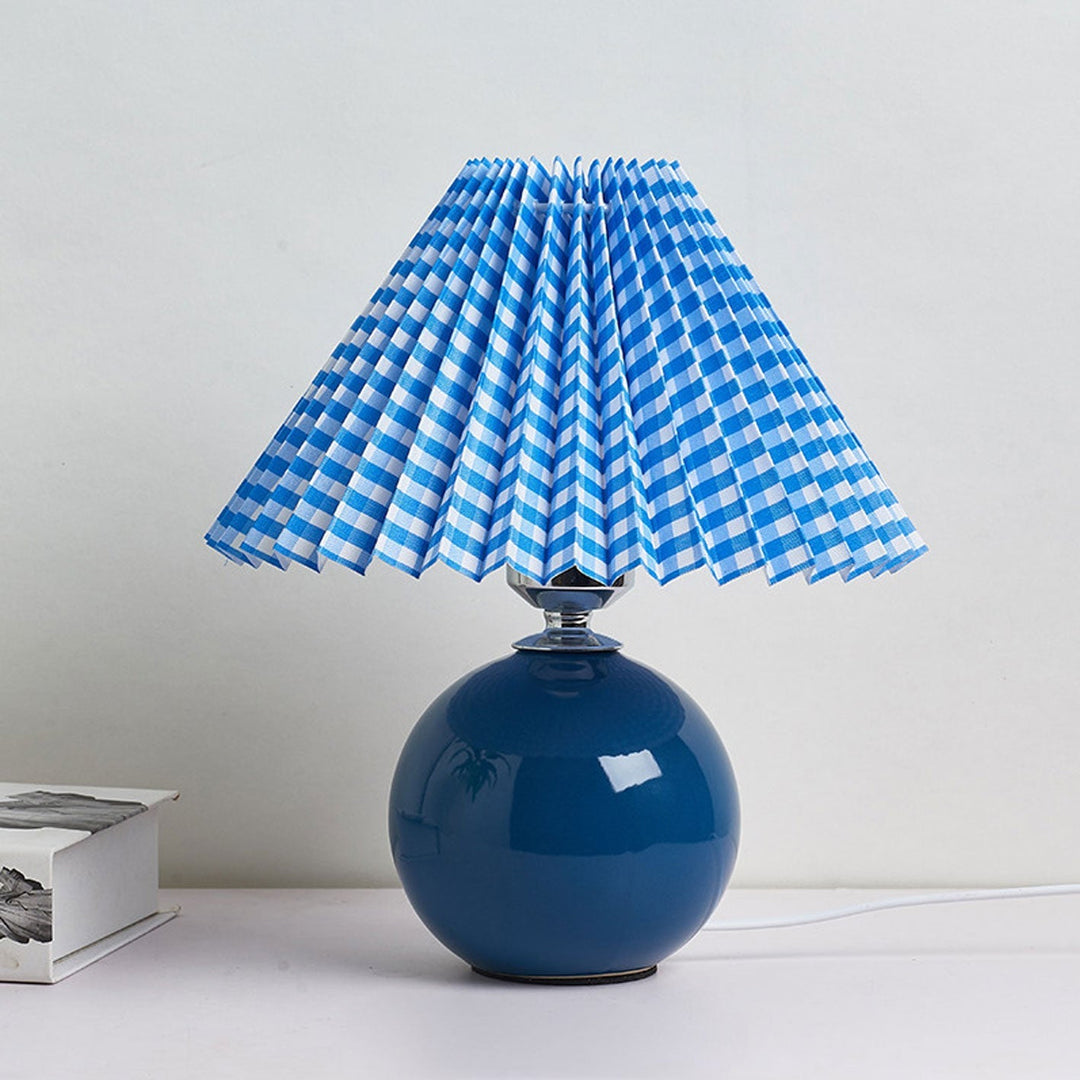 Lisslune | Nordic minimalist 1-light table lamp made of ceramic with pleats