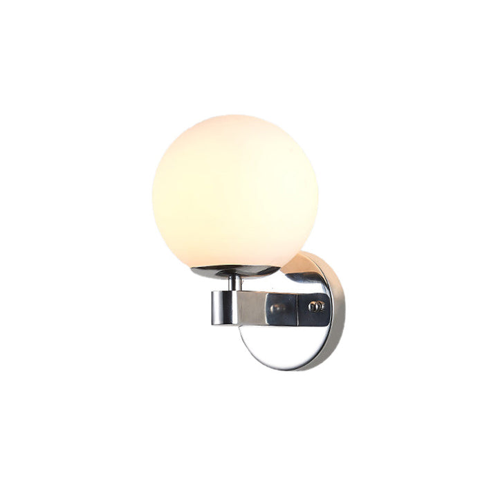 Skørter | Single bulb wall light with spherical opaline glass vintage style bedroom wall light in chrome/gold