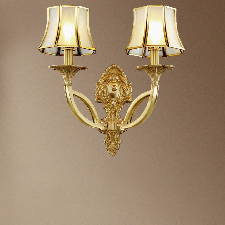 Skørter | 1/2-Light Frosted Glass Wall Lamp Traditional Brass Paneled Bell Living Room Wall Light with Curved Arm