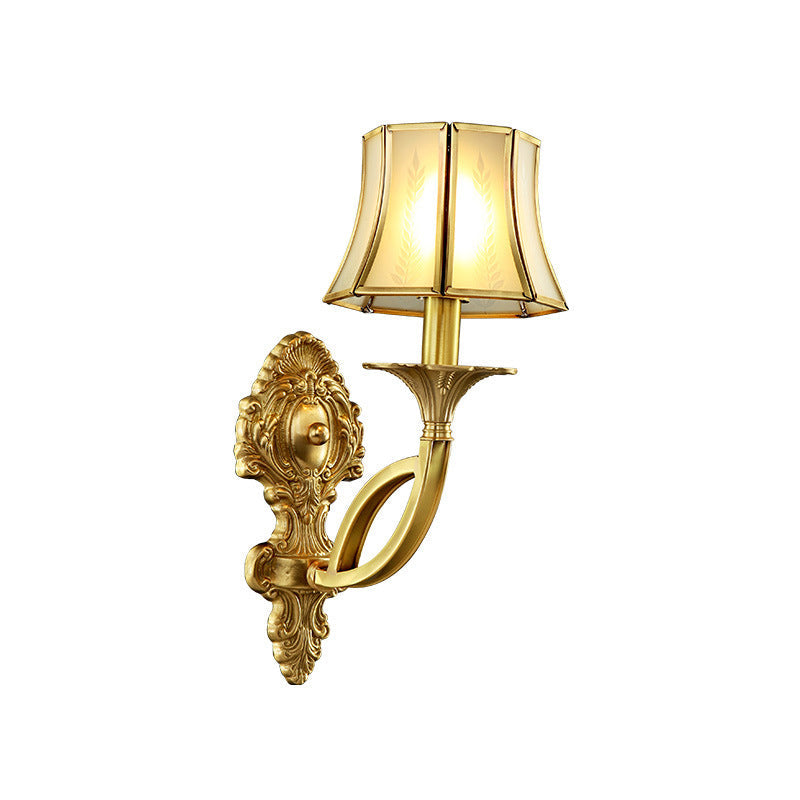 Skørter | 1/2-Light Frosted Glass Wall Lamp Traditional Brass Paneled Bell Living Room Wall Light with Curved Arm