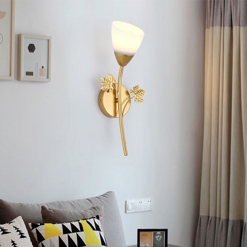 Skørter | Frosted Glass Bowl Sconce Contemporary 1/2-Light Hallway Wall Mounted Light with Leaf-Shaped Decoration in Black/Gold