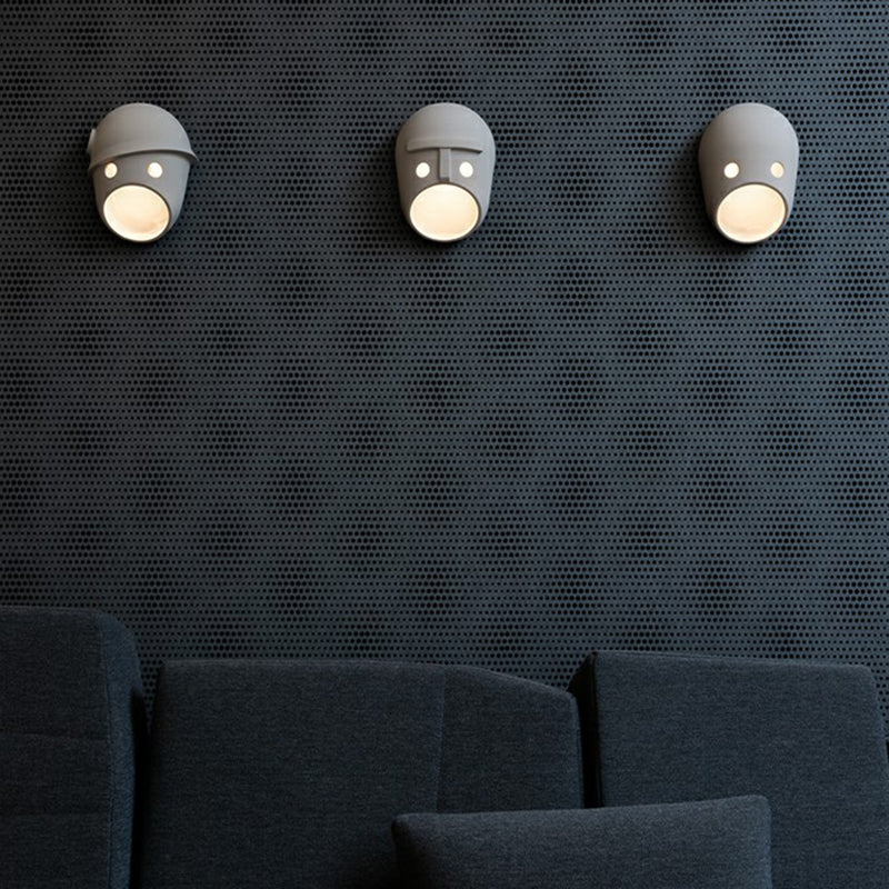 Skørter | Decorative Funny Facial Expression Wall Lamp Resin Bedroom LED Wall-Mounted Lighting in Gray
