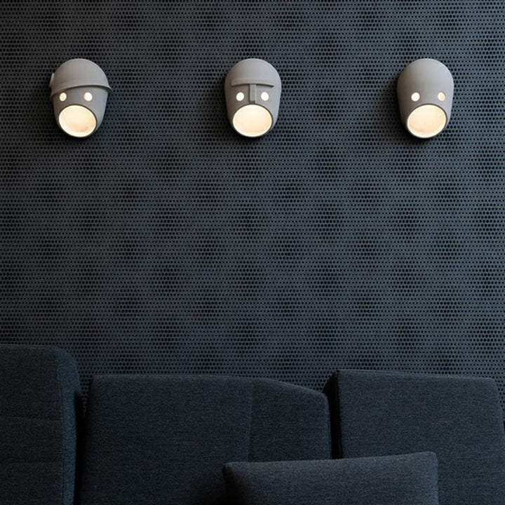 Skørter | Decorative Funny Facial Expression Wall Lamp Resin Bedroom LED Wall-Mounted Lighting in Gray