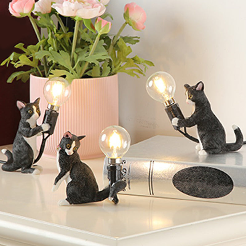 Lisslune | Kitten Nightstand Lamp Decorative Resin 1 Bulb Kids Room Nightstand Lamp
