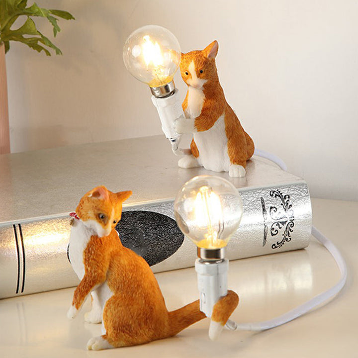 Lisslune | Kitten Nightstand Lamp Decorative Resin 1 Bulb Kids Room Nightstand Lamp
