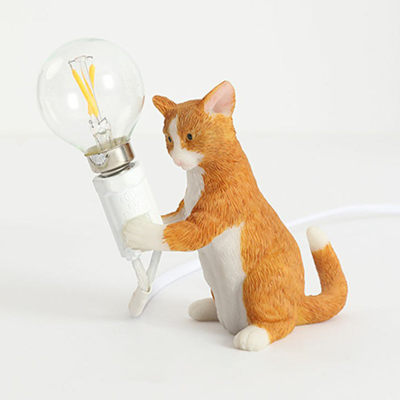 Lisslune | Kitten Nightstand Lamp Decorative Resin 1 Bulb Kids Room Nightstand Lamp