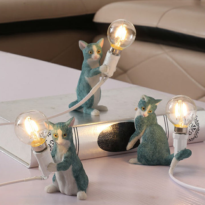 Lisslune | Kitten Nightstand Lamp Decorative Resin 1 Bulb Kids Room Nightstand Lamp