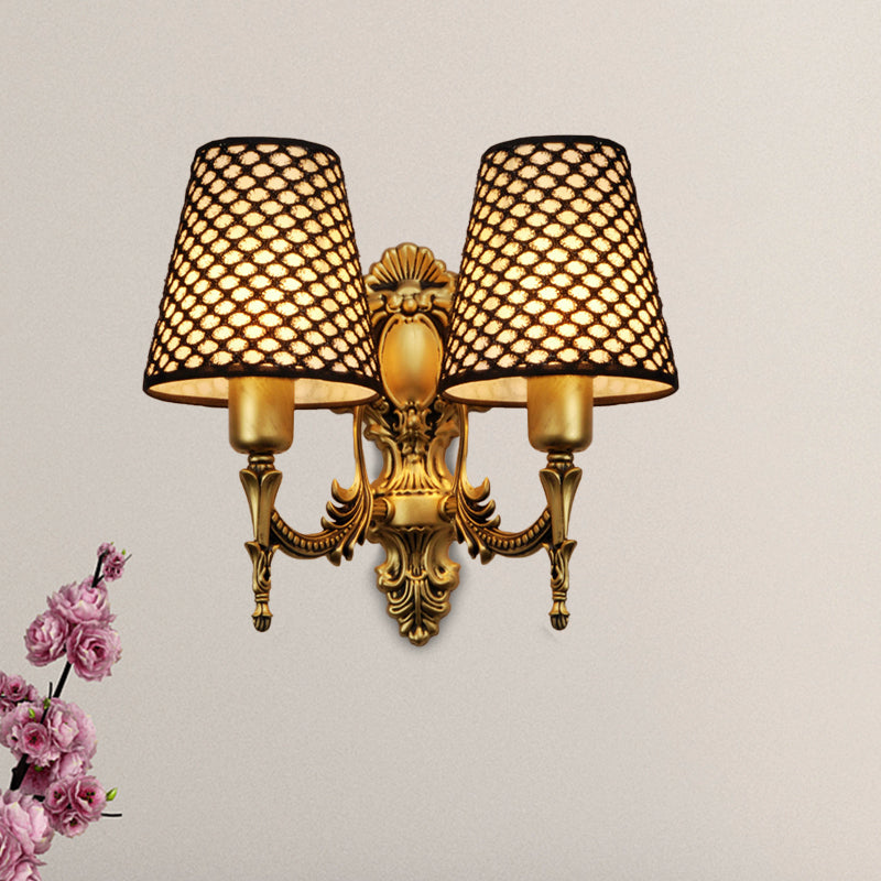 Skørter | Golden Cone Wall Mount Light Traditional Metal 1/2 Light Living Room Embossed Wall Light with Grid Fabric Shade
