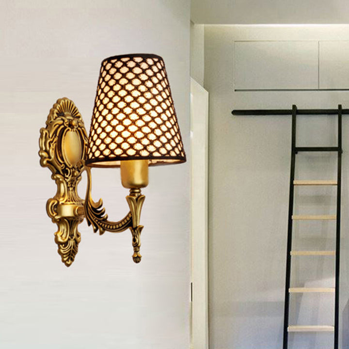 Skørter | Golden Cone Wall Mount Light Traditional Metal 1/2 Light Living Room Embossed Wall Light with Grid Fabric Shade
