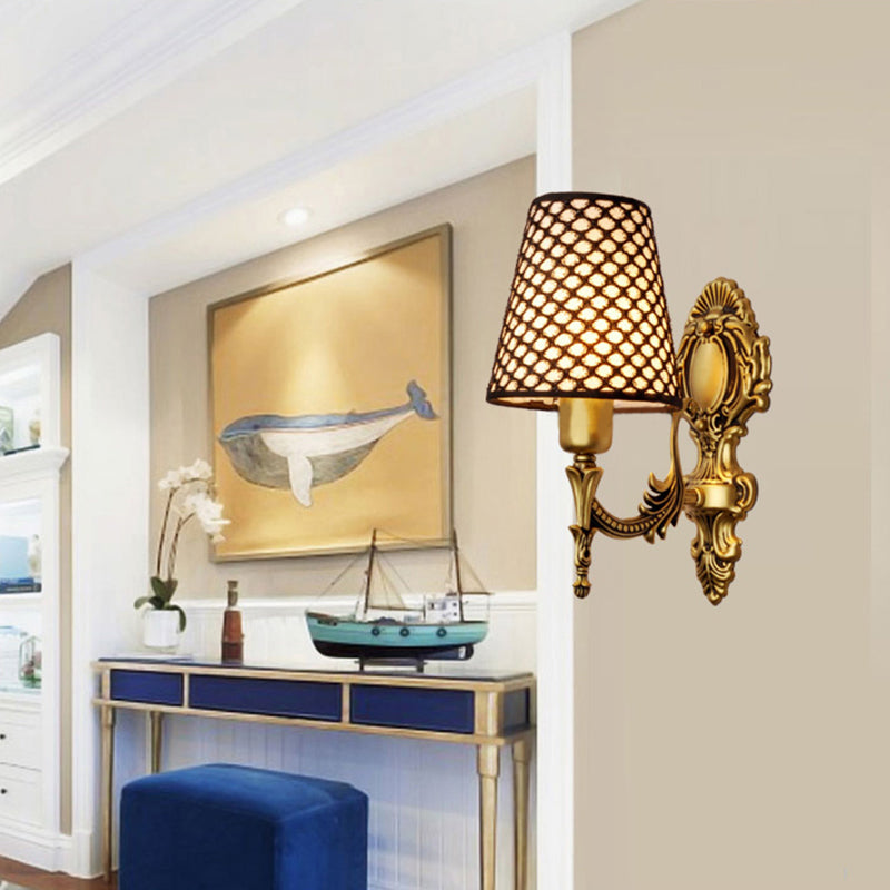 Skørter | Golden Cone Wall Mount Light Traditional Metal 1/2 Light Living Room Embossed Wall Light with Grid Fabric Shade