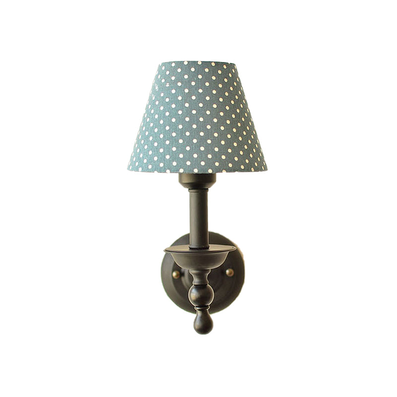 Skørter | Modern Tapse Wall Light 1-Light Metal Wall Mounted Lamp with Dot Fabric Shade in Coffee/Blue