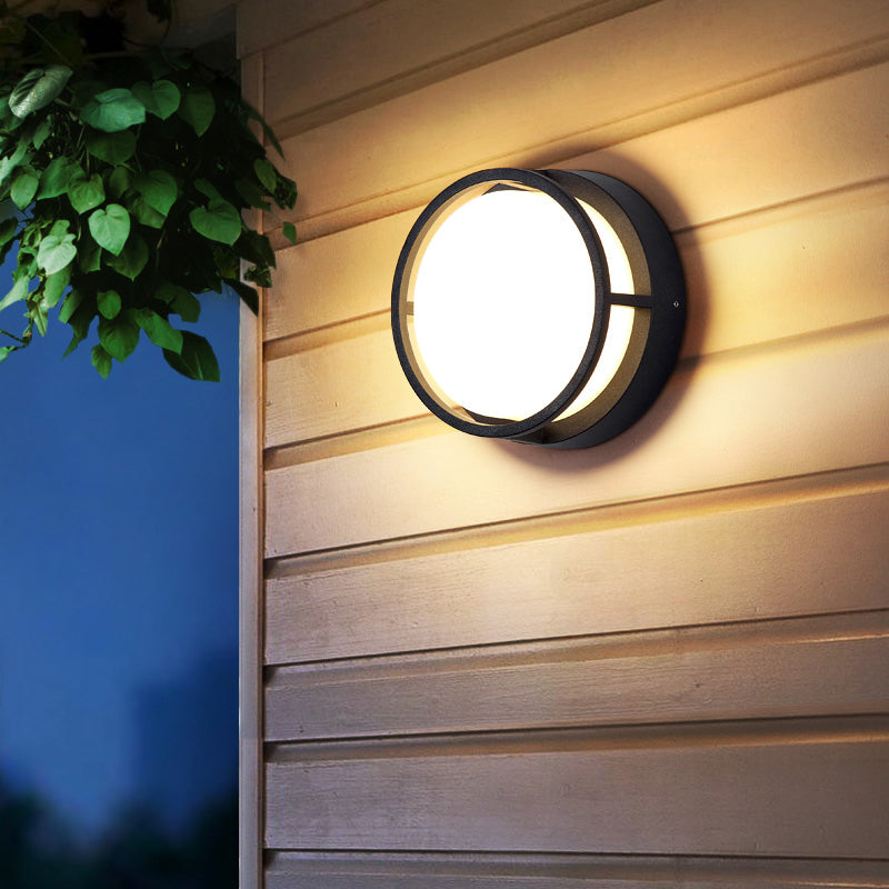 Skørter | Round Outdoor Wall Lamp Plastic Modernistic LED Wall Mount Lighting in Black
