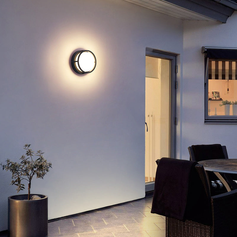 Skørter | Round Outdoor Wall Lamp Plastic Modernistic LED Wall Mount Lighting in Black