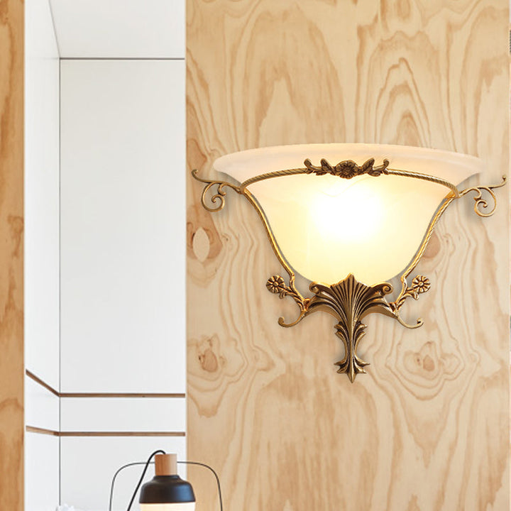 Skørter | Trumpet Flare Wall Light Traditional Milk Glass 1 Bulb Brass Wall Mounted Lamp with Grape Decoration