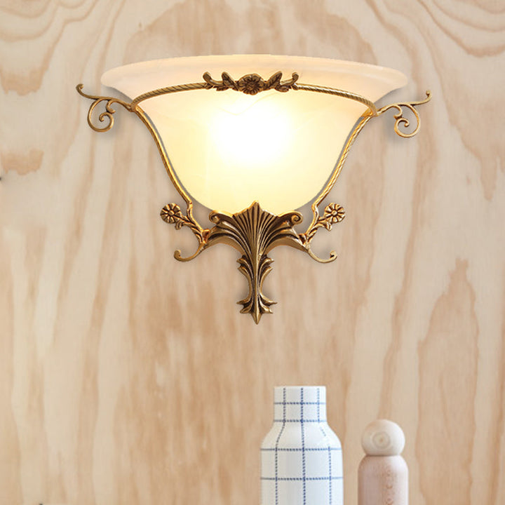 Skørter | Trumpet Flare Wall Light Traditional Milk Glass 1 Bulb Brass Wall Mounted Lamp with Grape Decoration