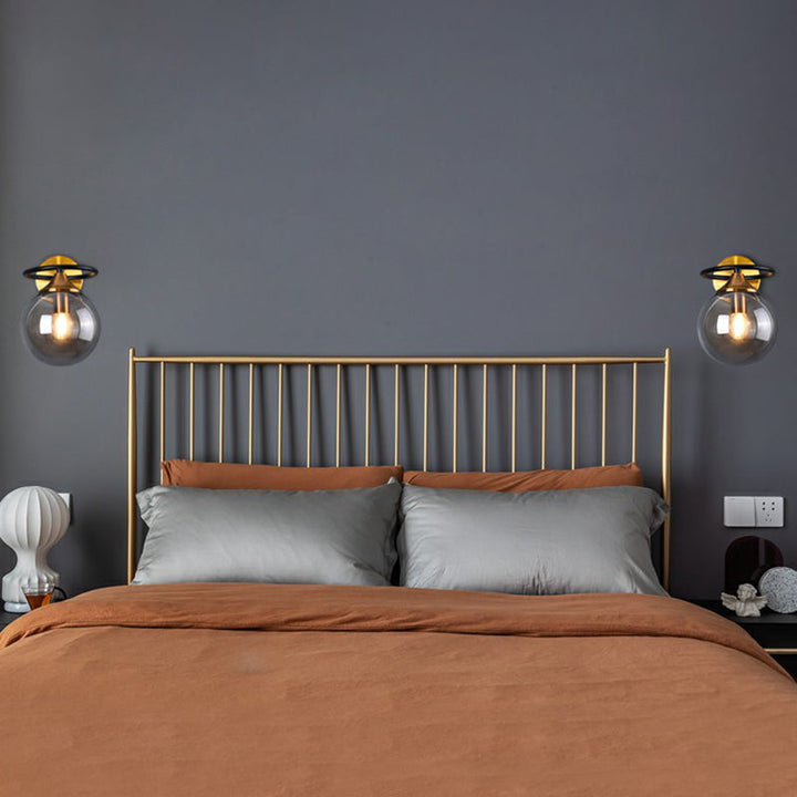 Skørter | Postmodern Style Ball Wall Light Fixture Glass 1-Light Bedroom Wall Lamp in Brass