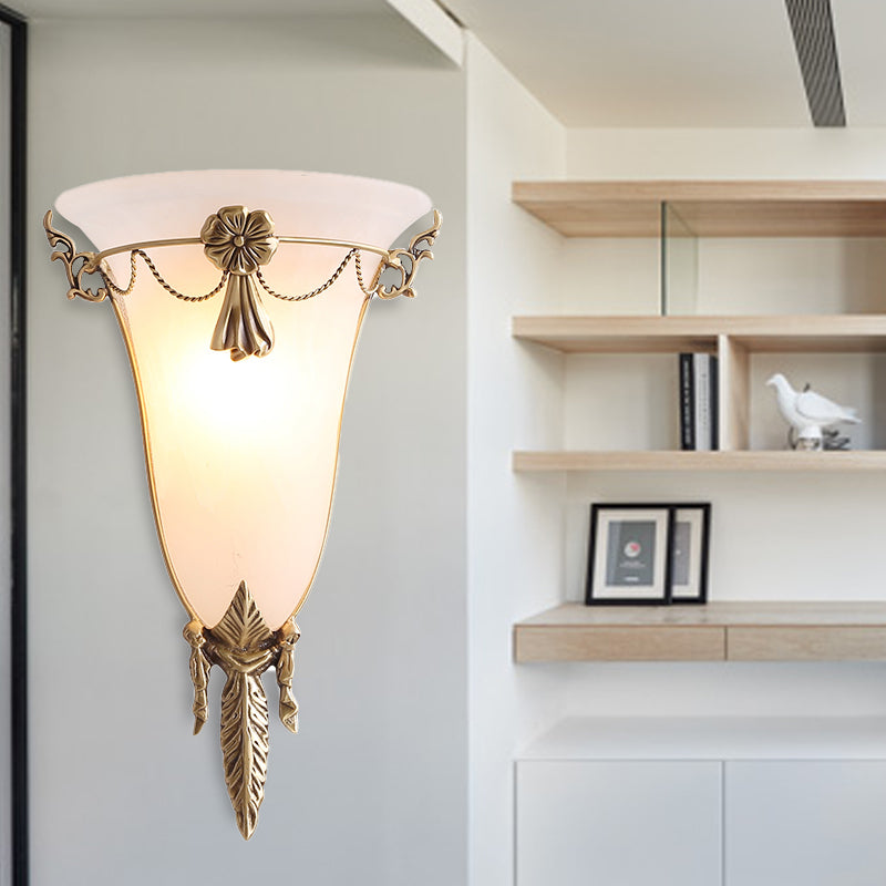 Skørter | 9.5"/12.5" Width Trumpet Flare Wall Light Traditional White Glass 1 Head Brass Wall Lights for Living Room