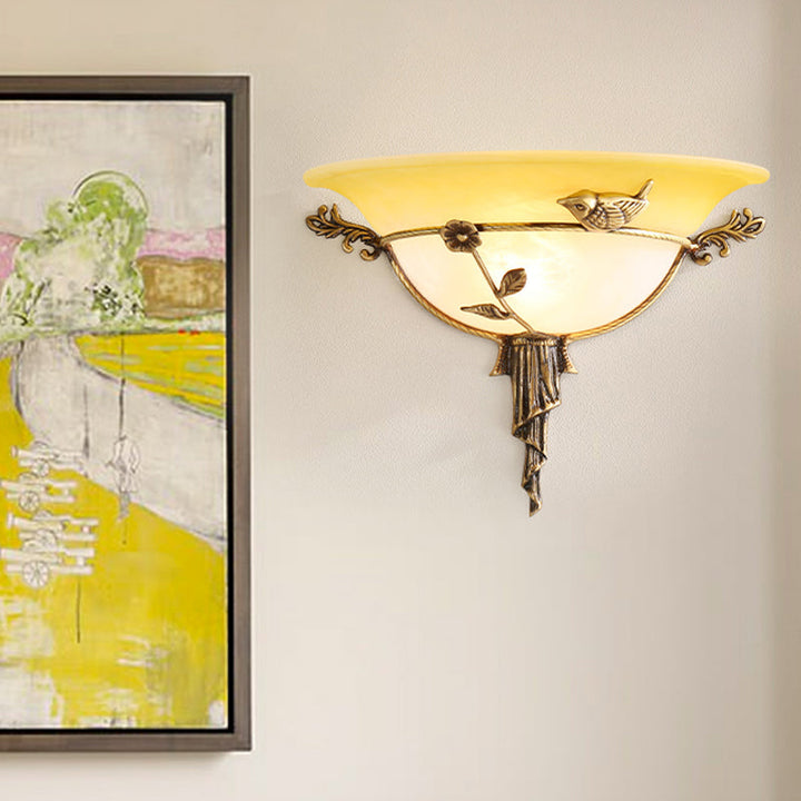 Skørter | 1 Bulb Width Flare Wall Lamp Traditional White/Yellow Glass Wall Light with Flower Decor Left/Right