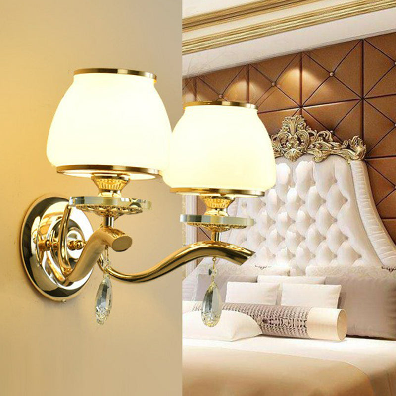 Skørter | Wall lamp Lighting Vintage Living Room Wall Mount Light with Tapse White Glass Shade in Gold