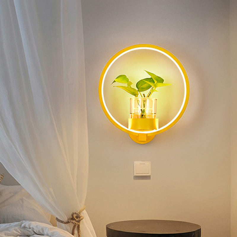 Skørter | Artistic Loop-shaped Wall Lamp Metal Nightstand Wall Light with Clear Glass Plant Pot