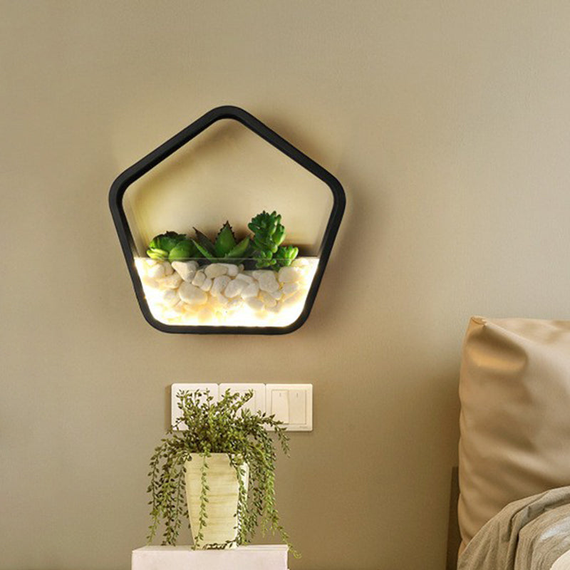 Skørter | Metal Halo LED Wall Lamp Art Deco Wall Mounted Light with Pebbles and Artificial Plant