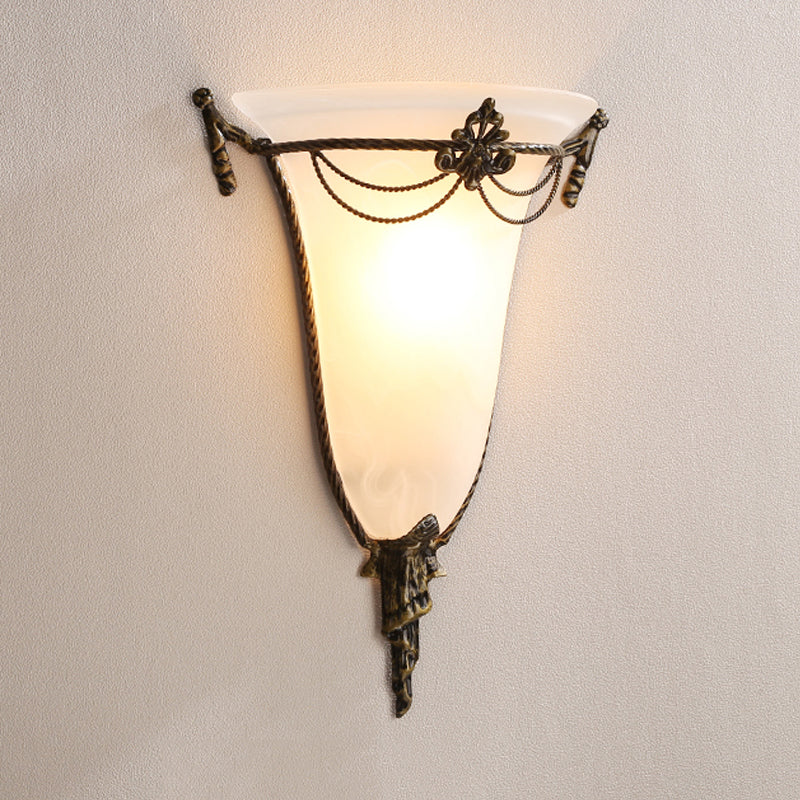 Skørter | White Glass Trumpet Wall Lamp Traditionary 1 Main Wall Lamp Fixture for Living Room
