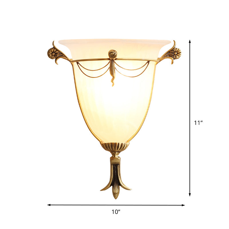 Skørter | 1 Bulb Wide Spreading Wall Lamp Traditional White Glass Wall Lighting Device for Nightstands