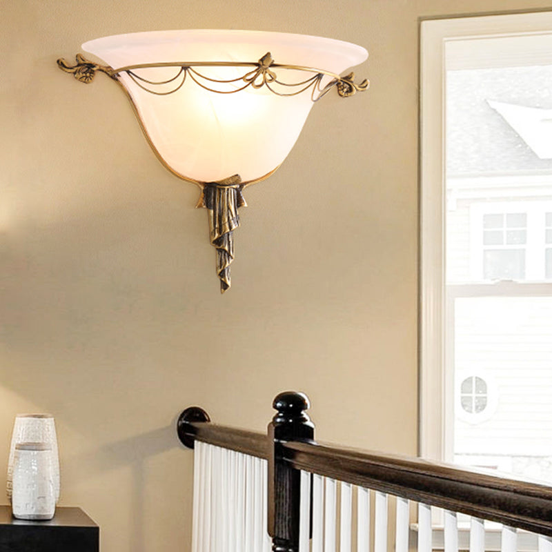 Skørter | Wide Flare Milk Glass Wall Lamp Tradition 1 Head Brass Ceiling Mount Wall Decoration for Nightstand