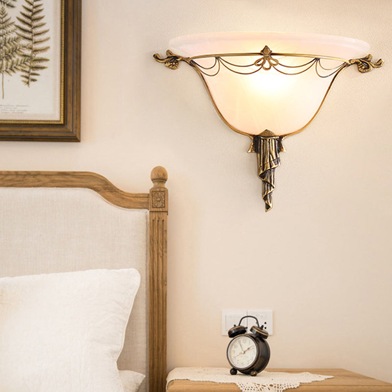 Skørter | Wide Flare Milk Glass Wall Lamp Tradition 1 Head Brass Ceiling Mount Wall Decoration for Nightstand