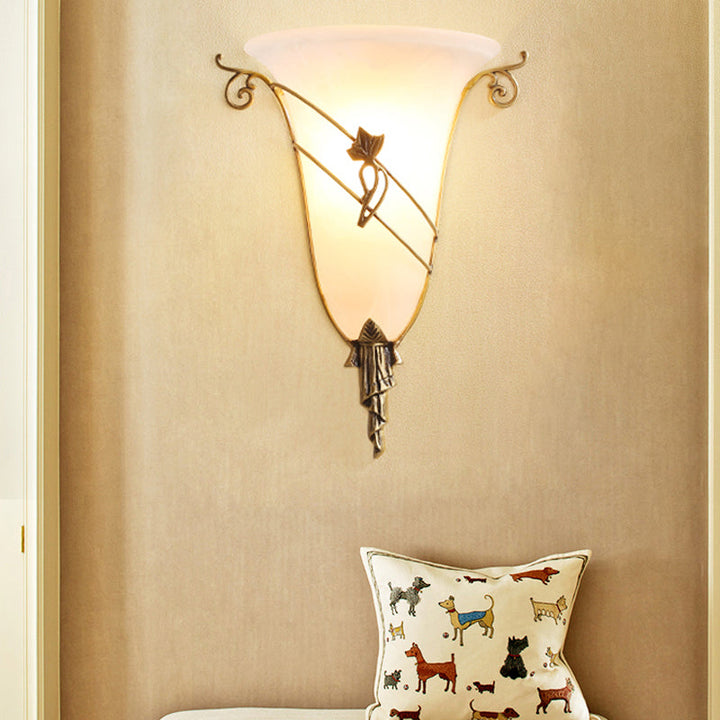 Skørter | Brass Bell Wall Light Traditional White Glass 1 Head Wall Mounted Lighting for Living Room