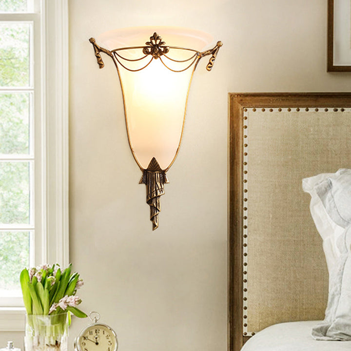 Skørter | Brass Wall Lamp Traditionary Opal Glass 1 Head Wall Mounted Lighting for Next to the Bed