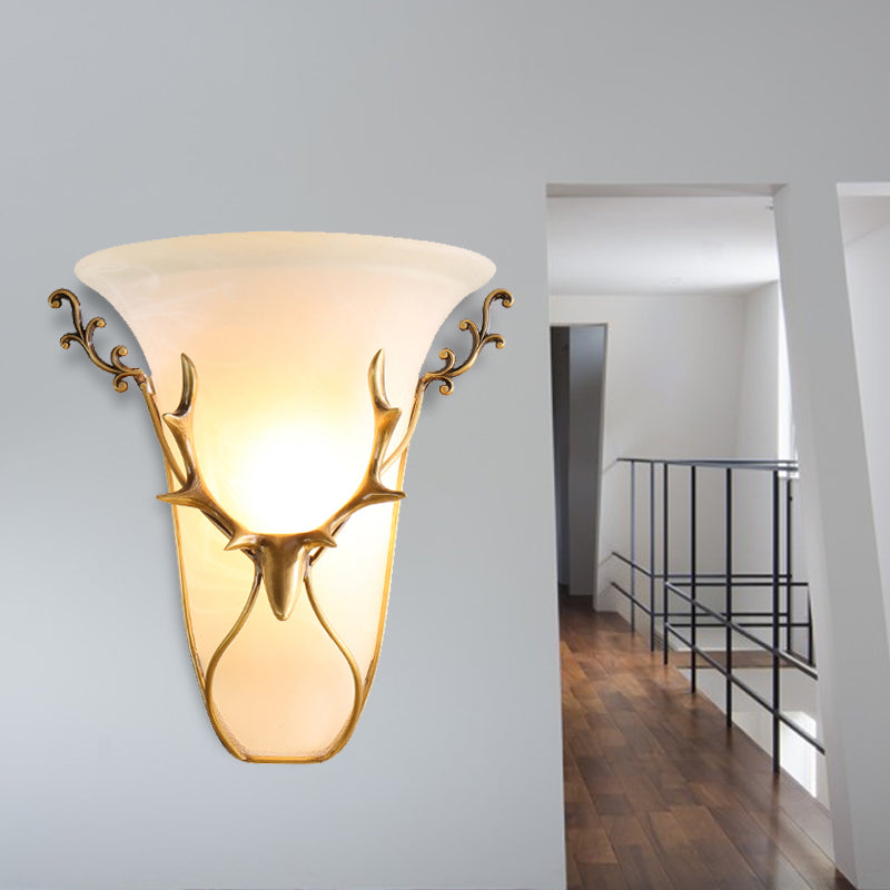 Skørter | Traditional Trumpet Wall Mounted Lighting Frosted Glass 1 Main Wall Lamp in Brass with Elk