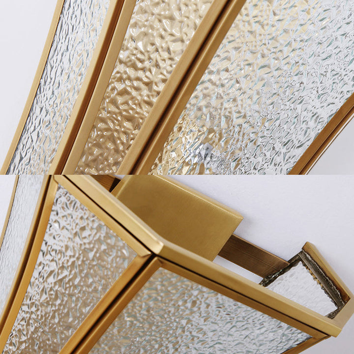 Skørter | 1 Bulb Flared Wall Light Traditional Textured Glass Wall Lighting Fixture in Brass with Step