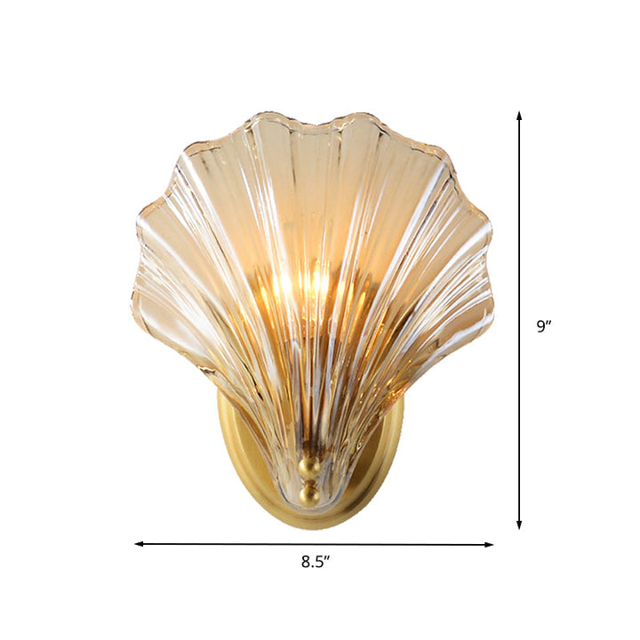 Skørter | Traditional Scalloped Wall Lighting Clear Glass 1 Head Wall Lamp in Brass