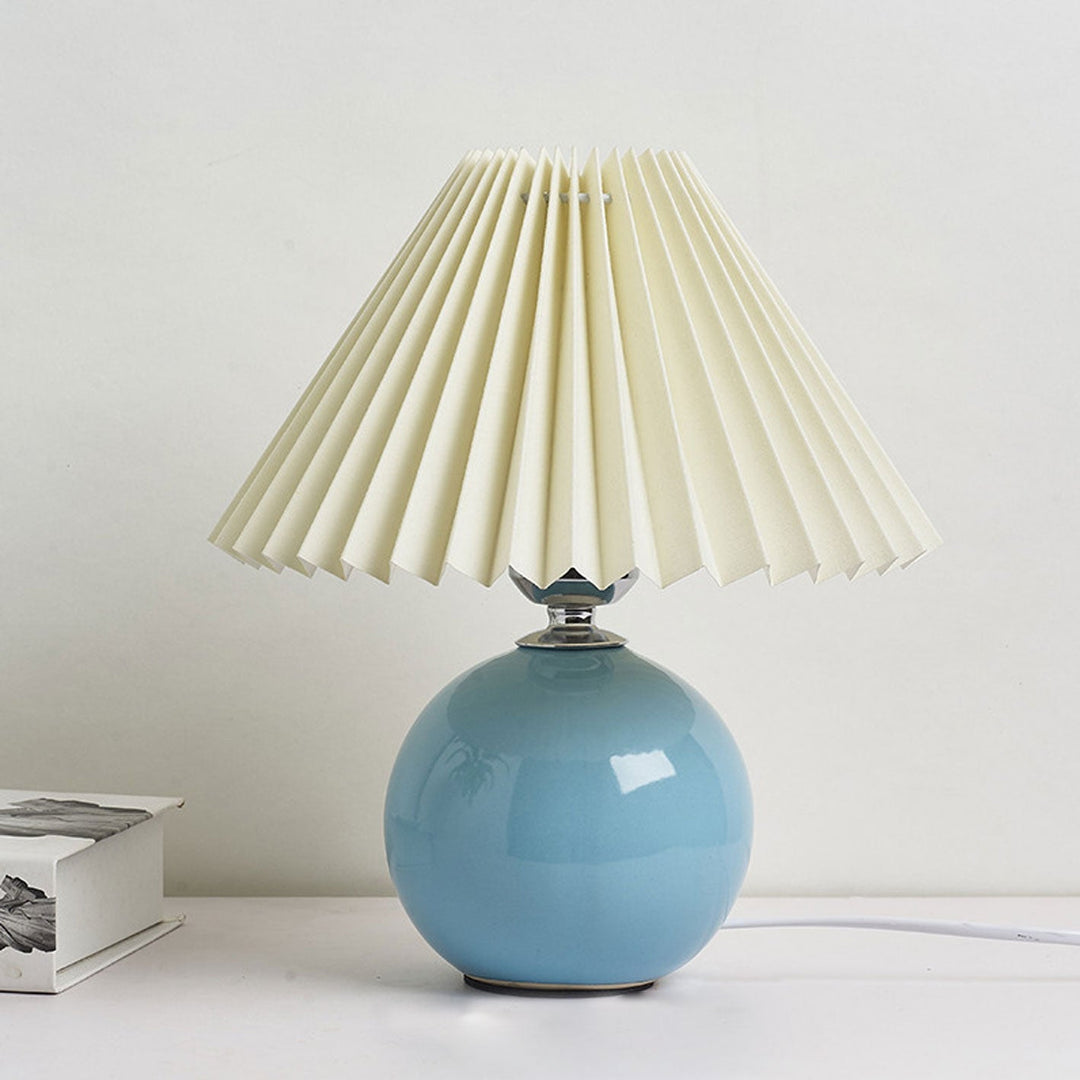 Lisslune | Nordic minimalist 1-light table lamp made of ceramic with pleats
