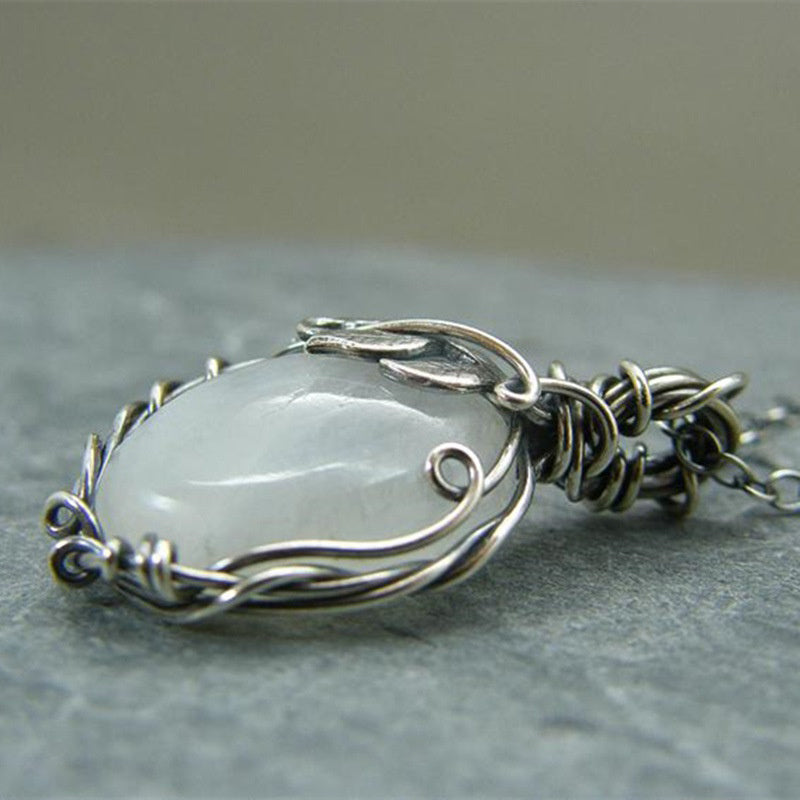 Lisslune | Retro Moonstone Necklace - Selene