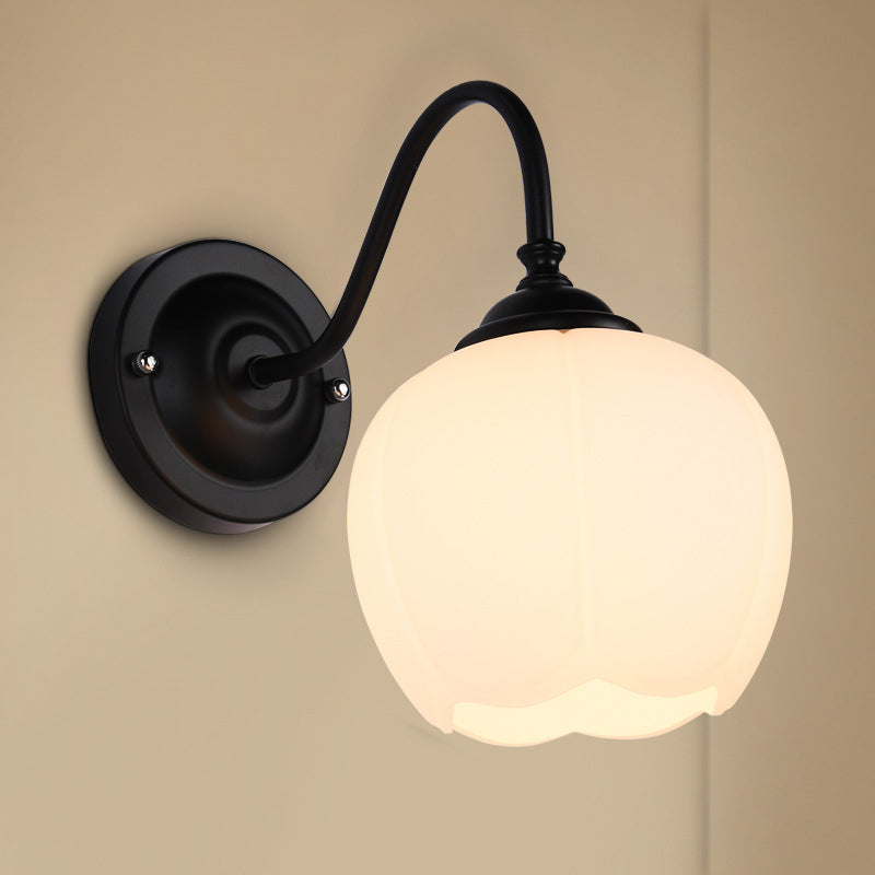 Skørter | 1-Light Flower Bud Wall Light Lamp Country Style White Glass Wall Lighting with Goose Feather Arm