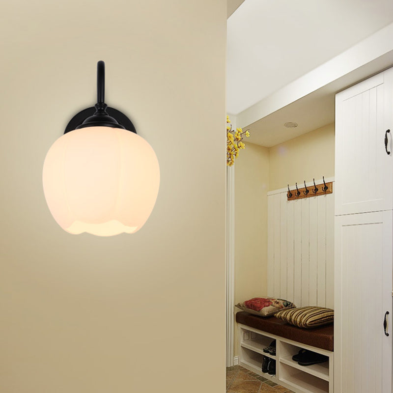 Skørter | 1-Light Flower Bud Wall Light Lamp Country Style White Glass Wall Lighting with Goose Feather Arm